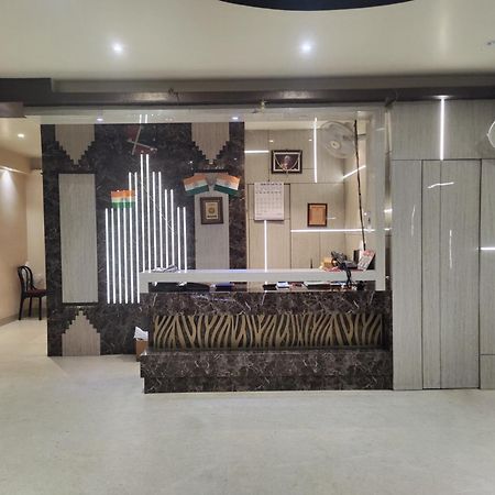 Hotel Sanjay Galaxy,Kanpur Esterno foto