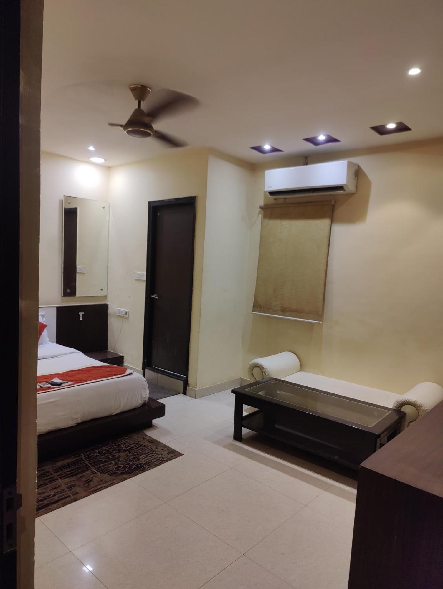 Hotel Sanjay Galaxy,Kanpur Esterno foto