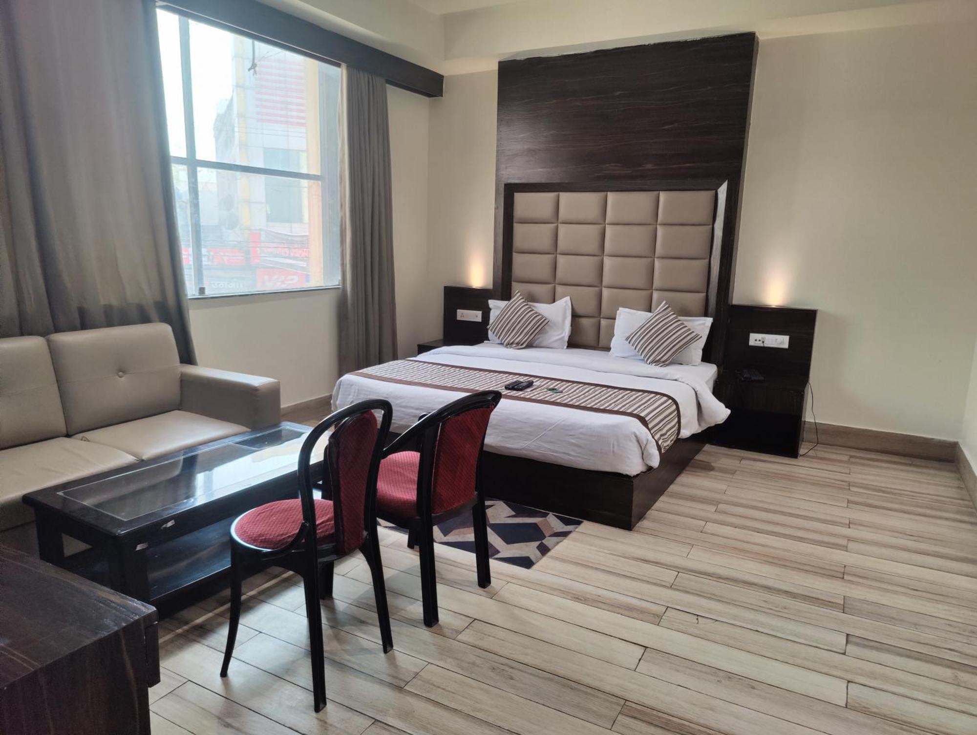 Hotel Sanjay Galaxy,Kanpur Esterno foto