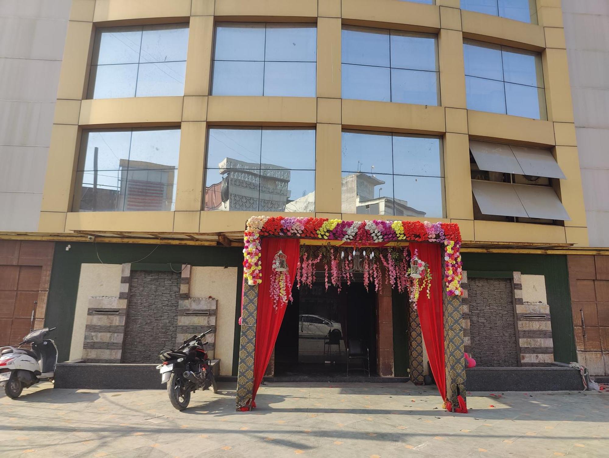 Hotel Sanjay Galaxy,Kanpur Esterno foto