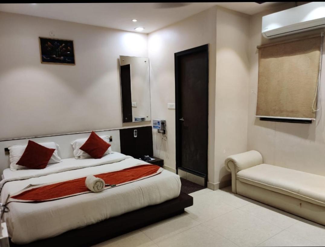 Hotel Sanjay Galaxy,Kanpur Esterno foto